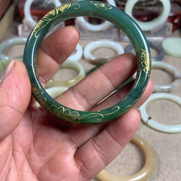 和田玉（糖玉）未镶嵌手镯