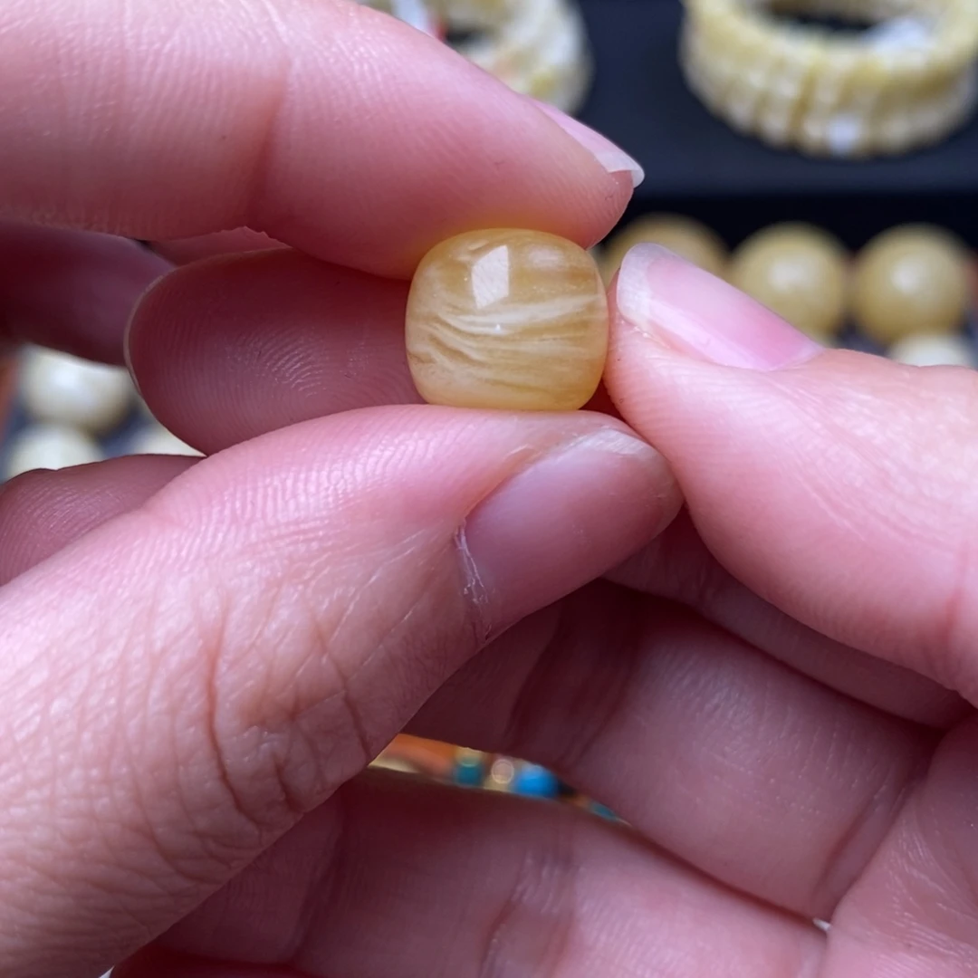 發***財蜜蜡未镶嵌珠宝奇石