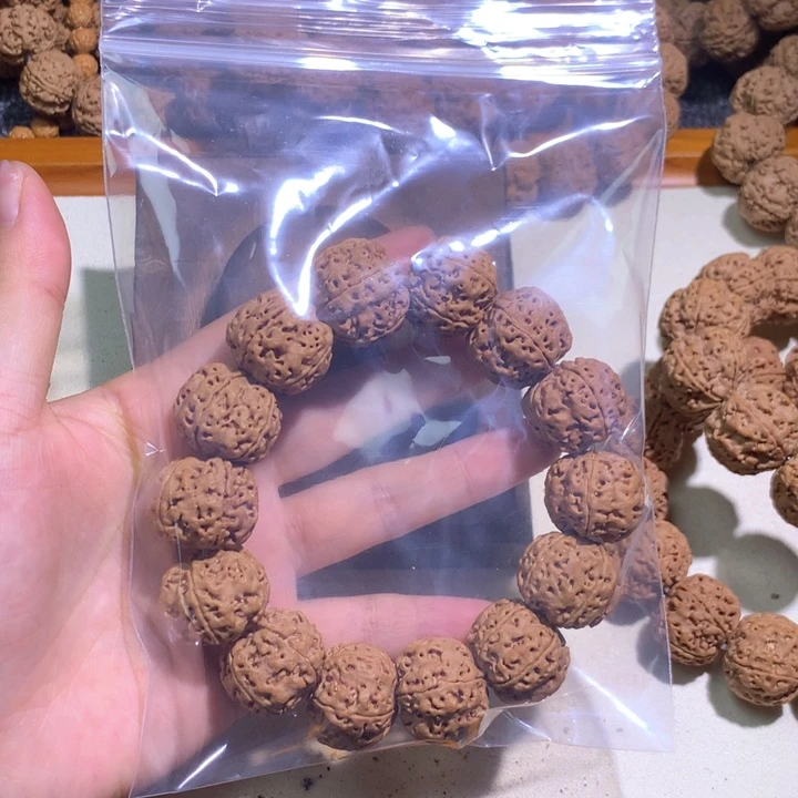 吊坠金刚菩提橘****?4 tgyhjjkk
