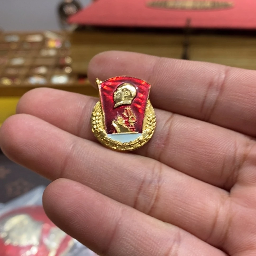 铝用****2红色纪念章船