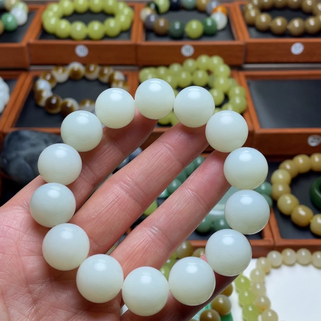 和田玉未镶嵌手串