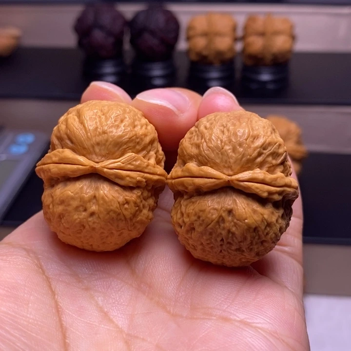 把件文玩核桃玉面鹦鹉47