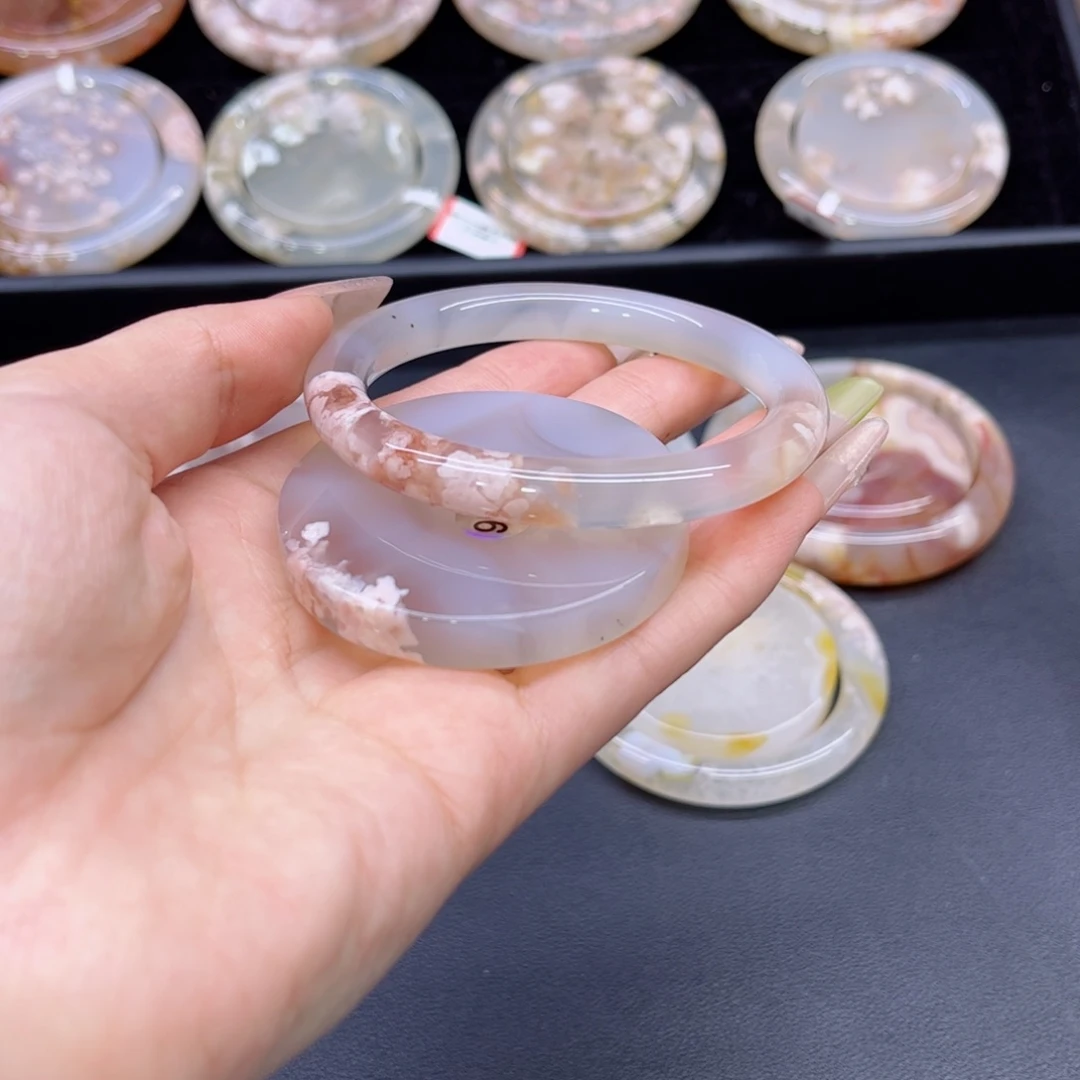 玛瑙/玉髓手镯未镶嵌57