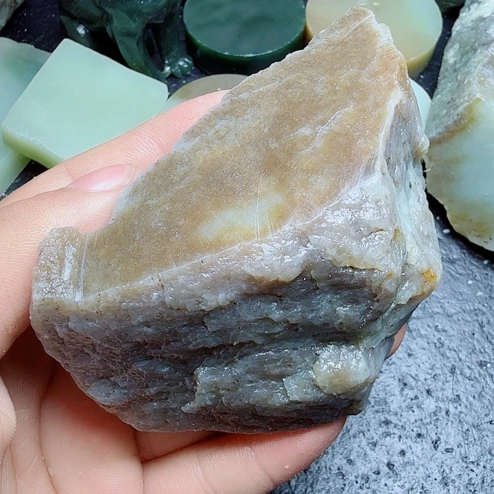 和田玉（糖玉）未镶嵌珠宝奇石