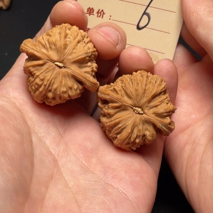 把件文玩核桃三角白38尺全品白茬6