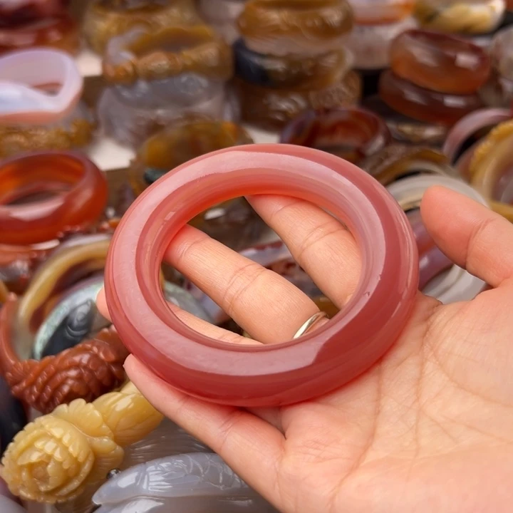 玛瑙/玉髓手镯未镶嵌人**短280一个