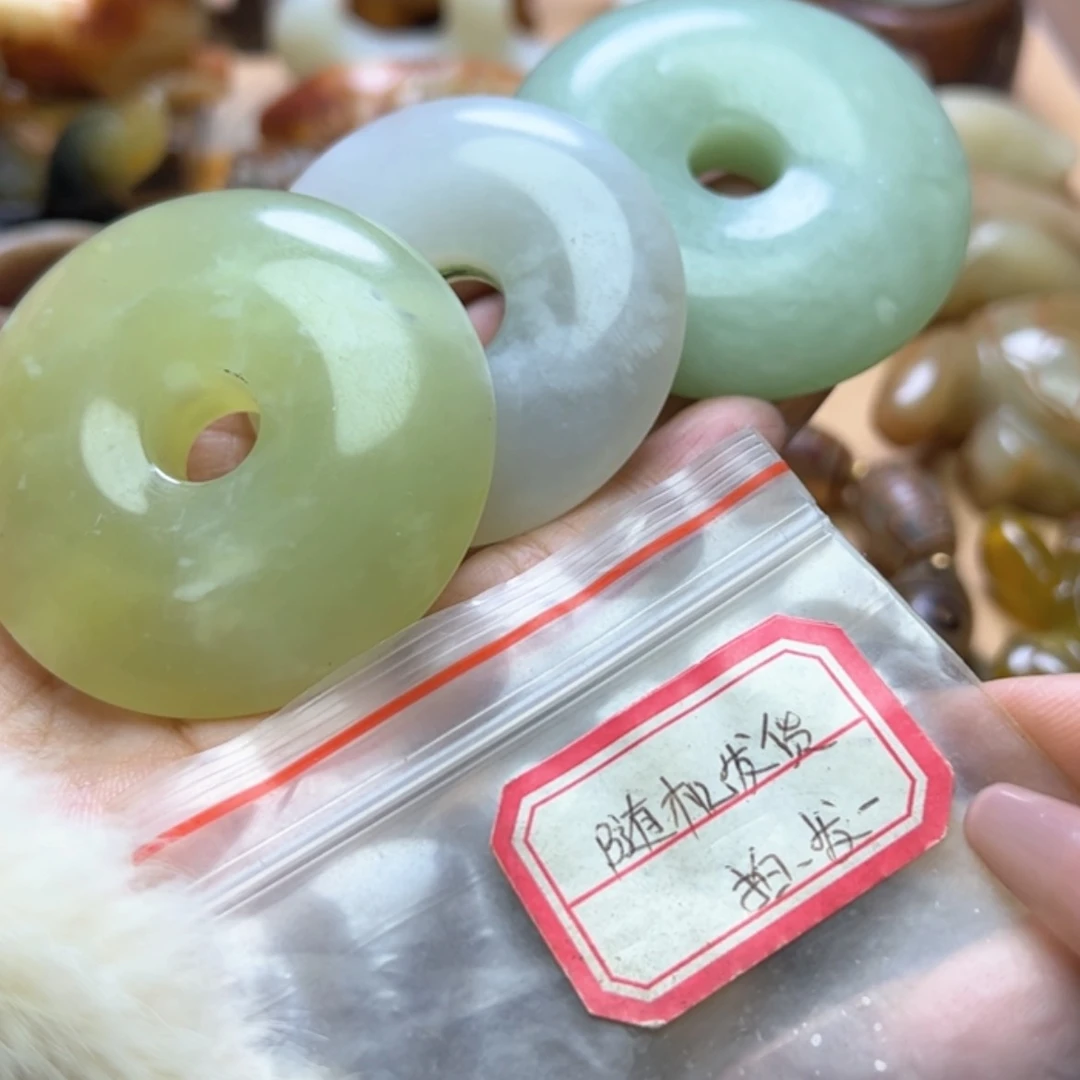 【闪购商品】蛇纹石玉颈饰未镶嵌发一个