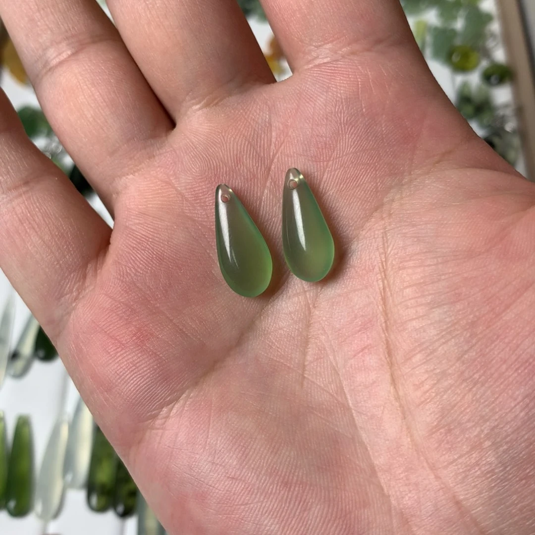 蛇纹石玉耳饰未镶嵌