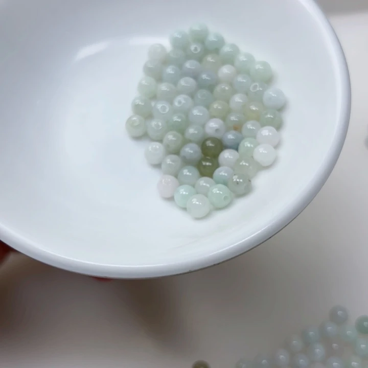 翡翠未镶嵌手链散珠50颗卡5很小