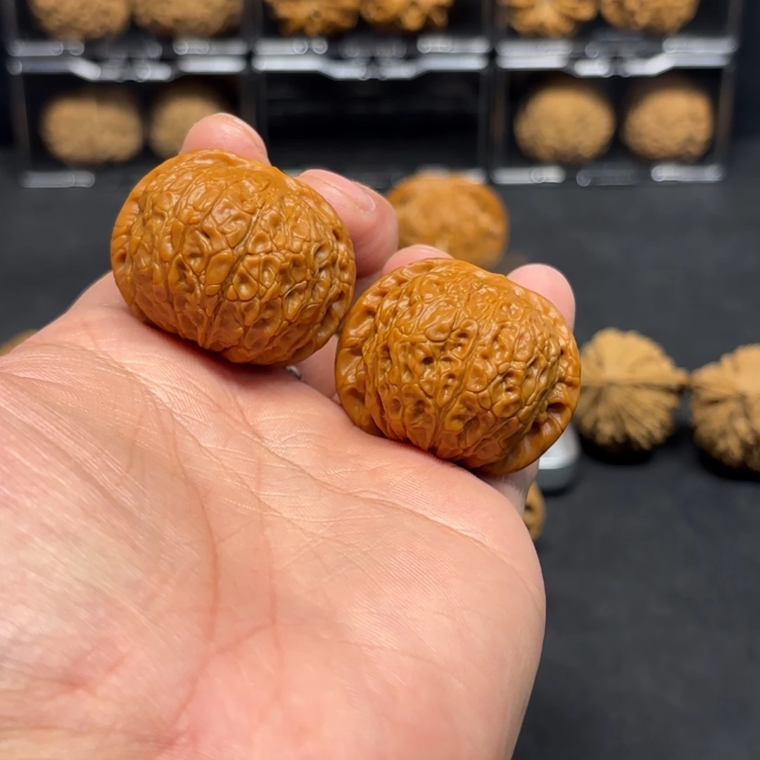 文玩核桃把件37血麒麟