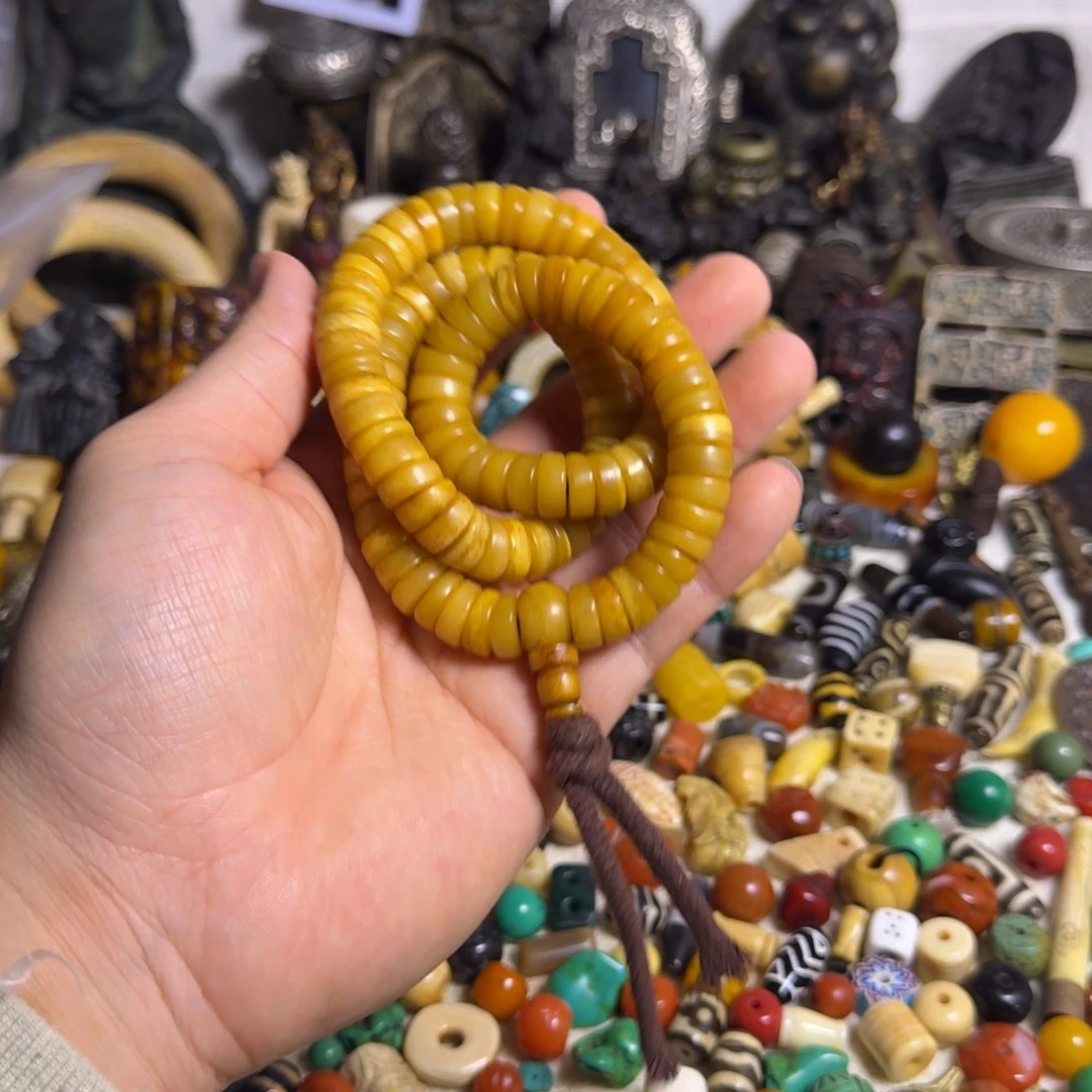 颈饰琉璃如图如图