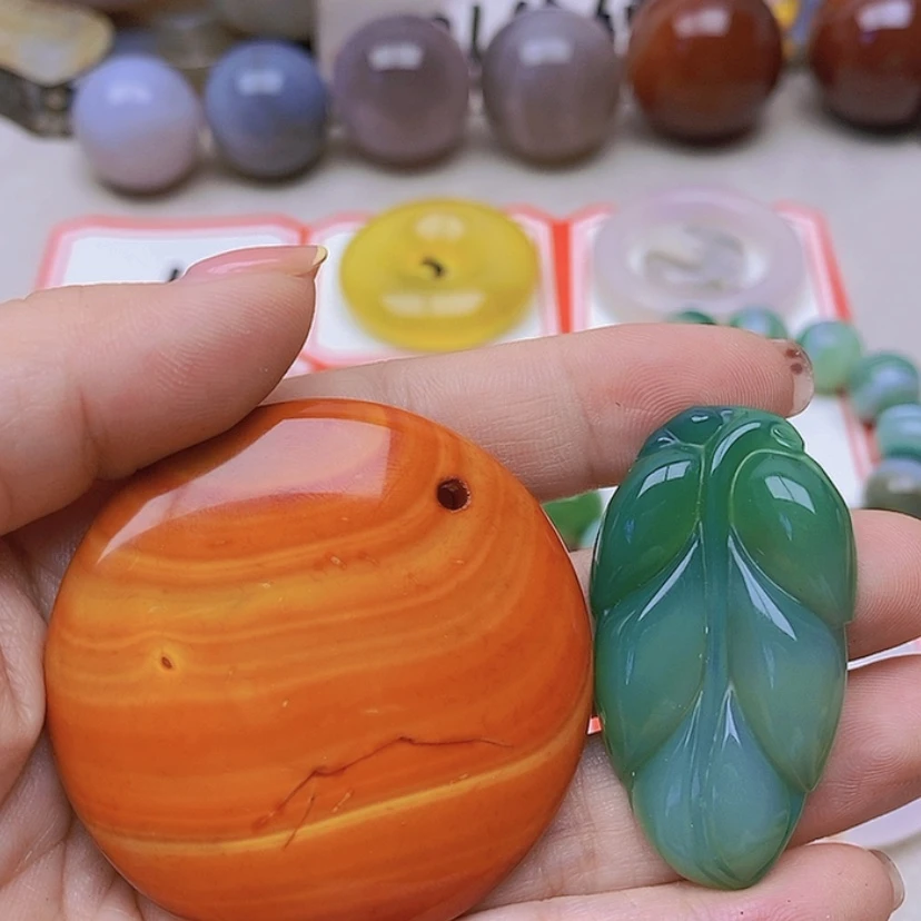 【闪购商品】玛瑙/玉髓未镶嵌珠宝半成品幸***草