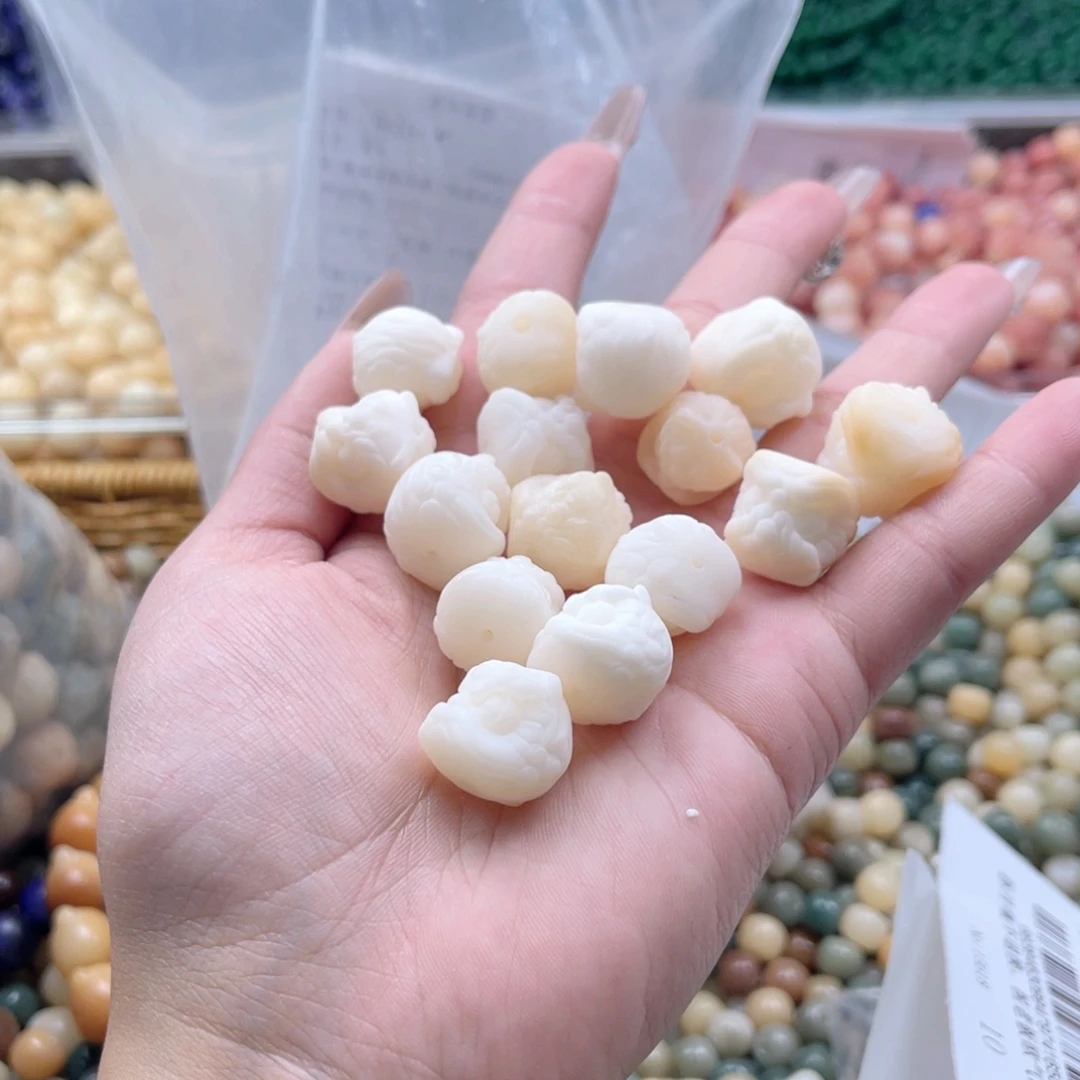 白玉菩提吊坠z15-16mm12颗。醒狮干磨