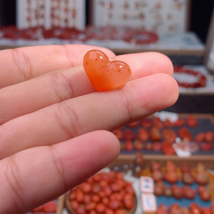 南红玛瑙未镶嵌南红屁桃1