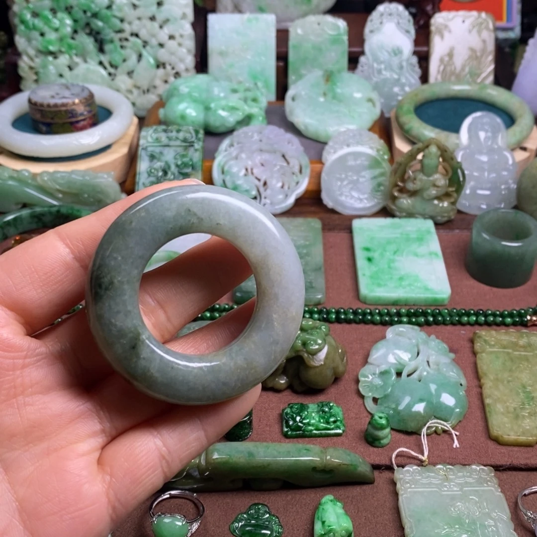 翡翠未镶嵌颈饰111111111111