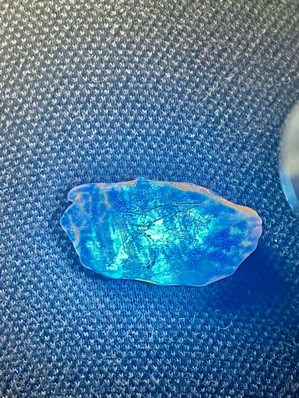 抚顺琥珀纯天然手工原石抚顺琥珀