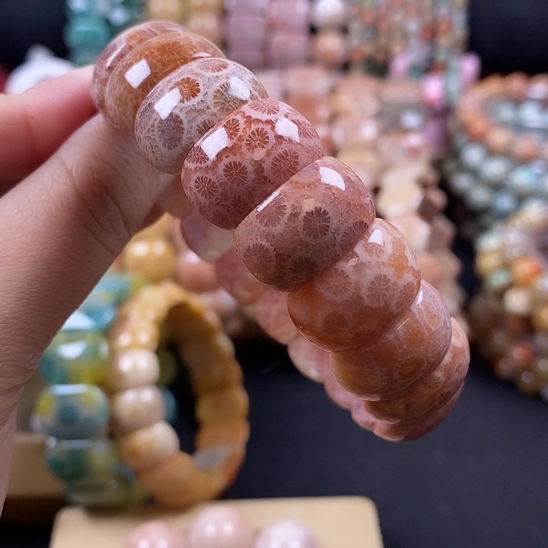 绵***羊硅化珊瑚（珊瑚玉）未镶嵌手牌 上新