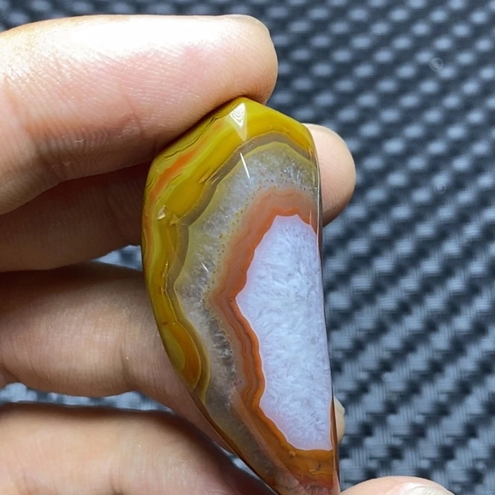 玛瑙/玉髓颈饰未镶嵌画