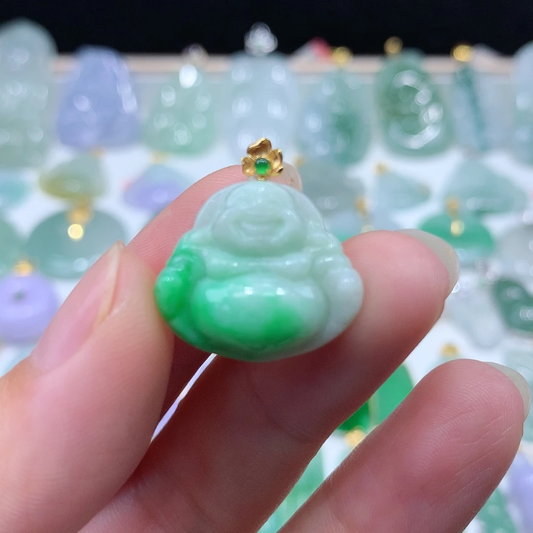 翡翠18K金镶嵌颈饰翡翠