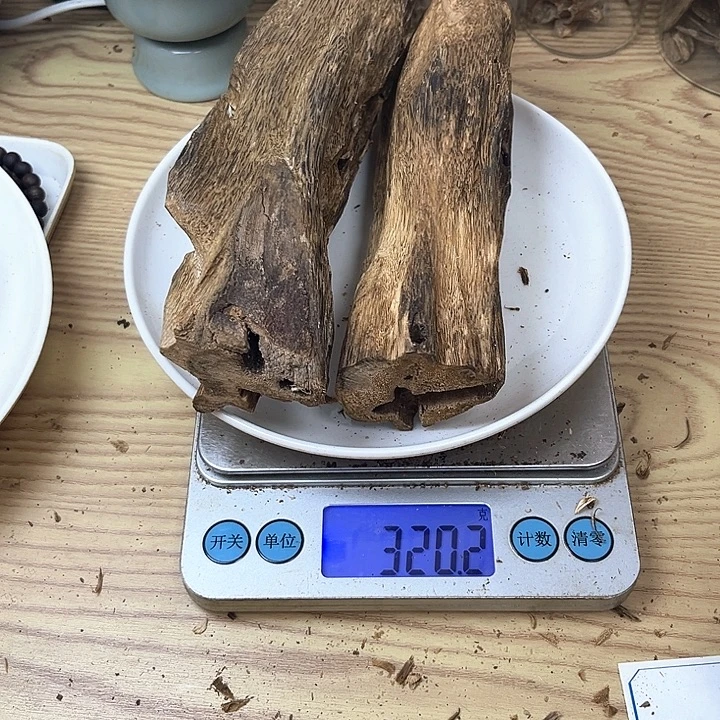 云***舟沉香碎屑沉香白棋320 克。。。。