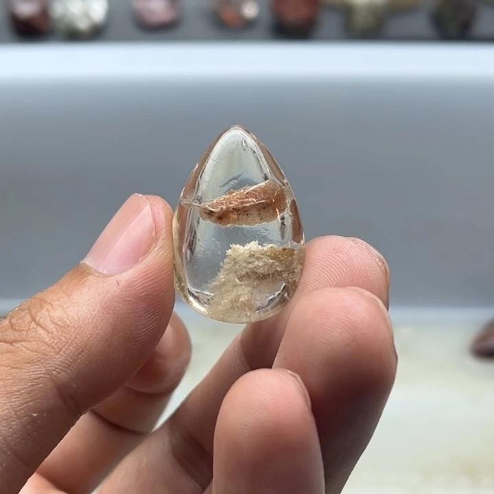 未镶嵌吊坠(赠链)水晶?****崽