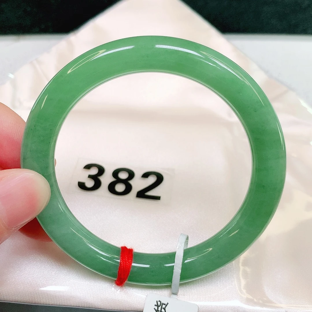 翡翠手镯（圆镯）未镶嵌382