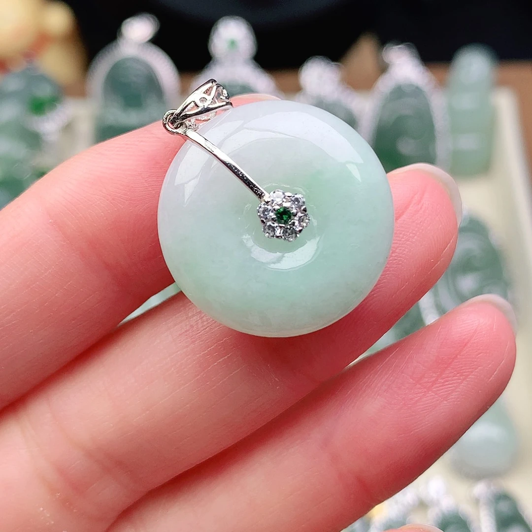 翡翠未镶嵌颈饰吊坠