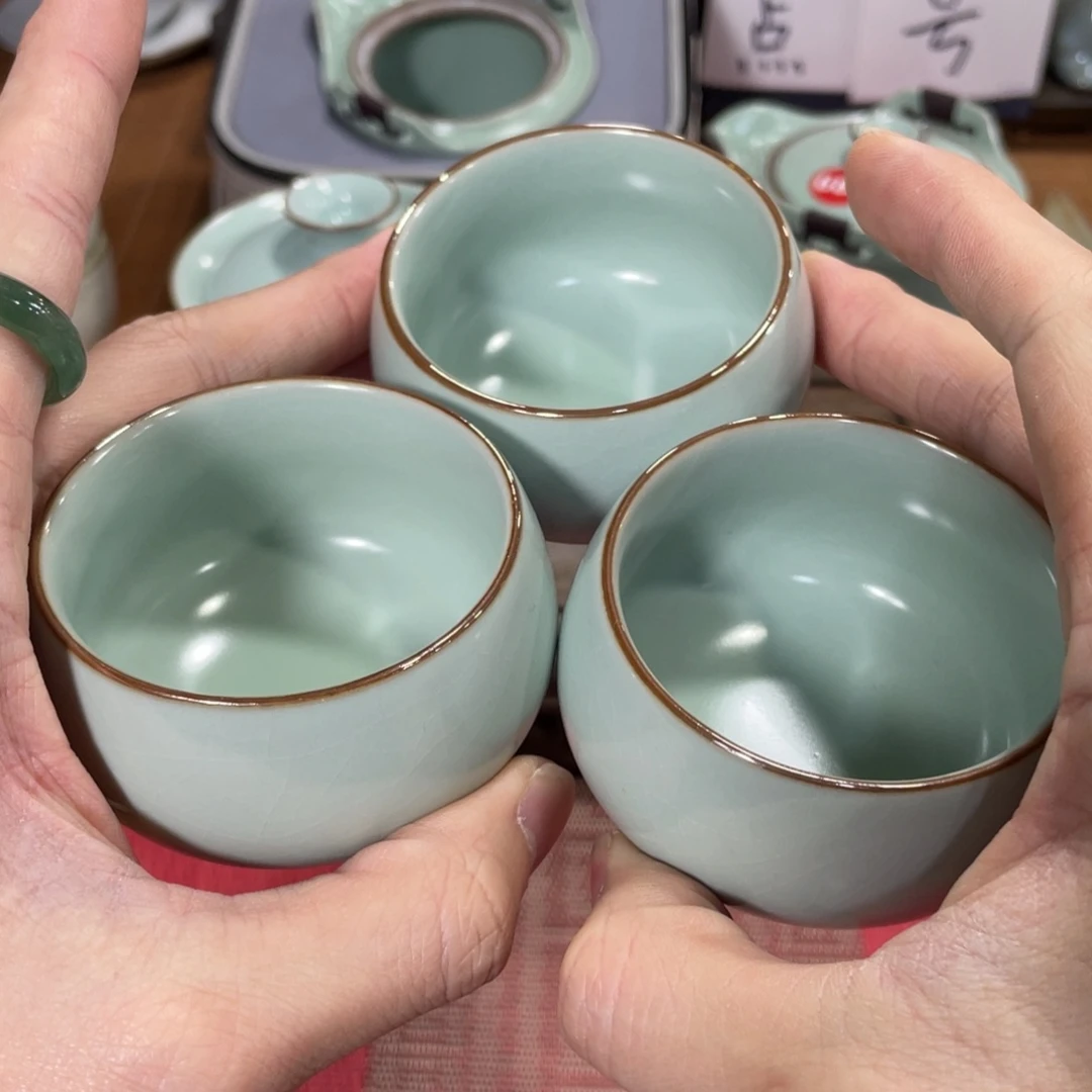 瓷片。。。。。。。。。。。。。。。