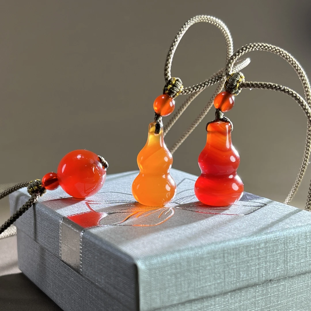 玛瑙吊坠 多款可选 店铺年底活动 先拍先得 时尚精美红色坠链