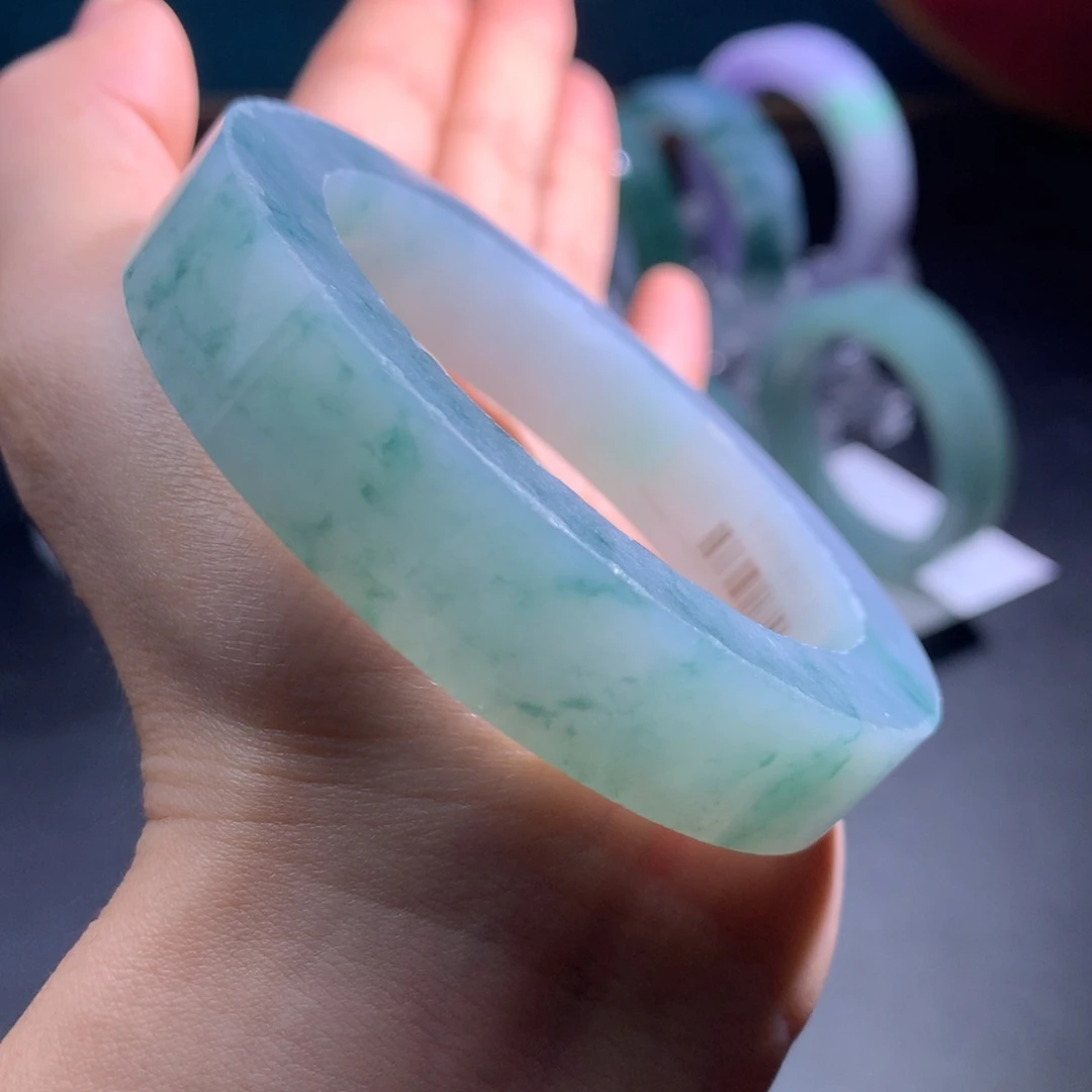 未镶嵌冰飘花定制翡翠