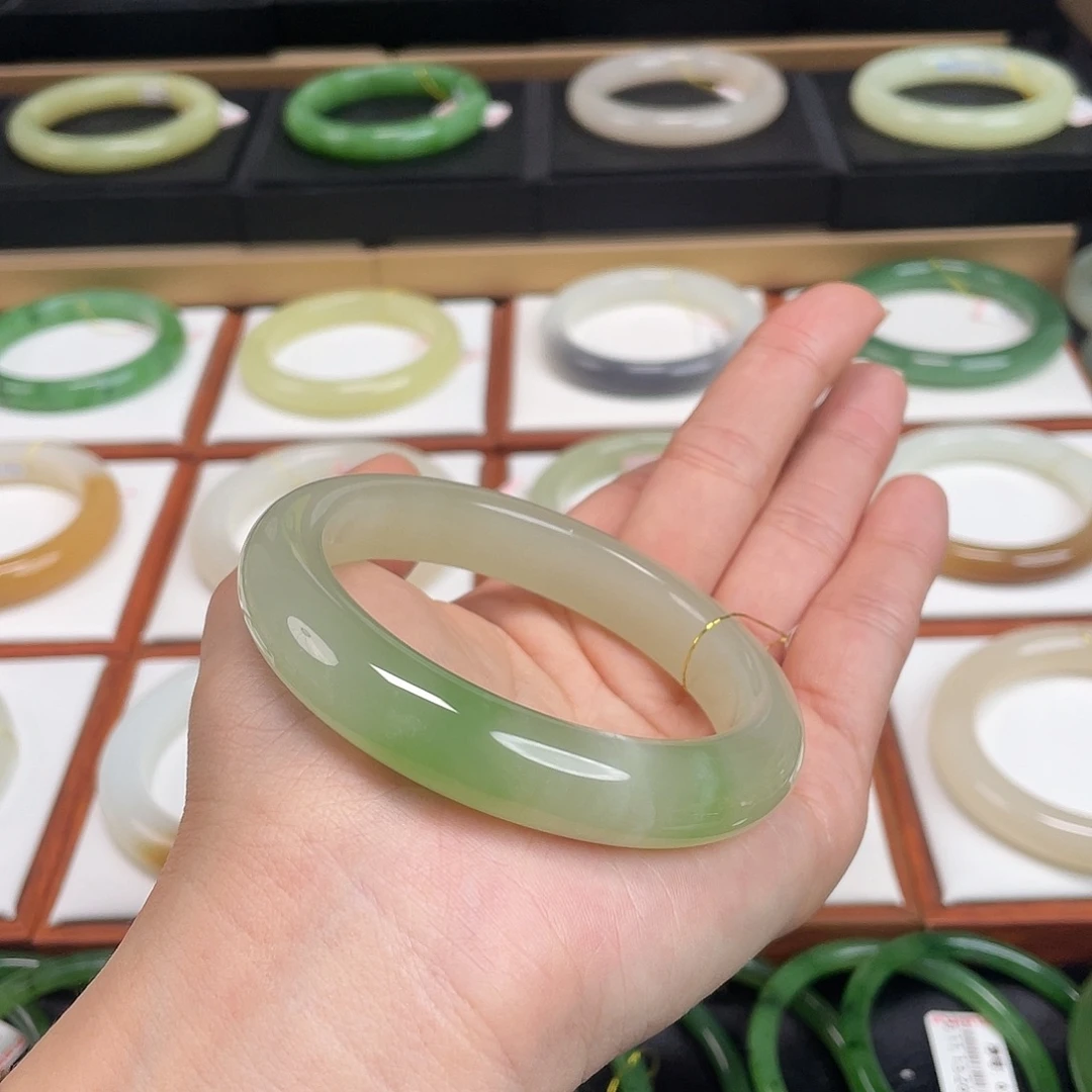 和田玉未镶嵌手镯-翠青
