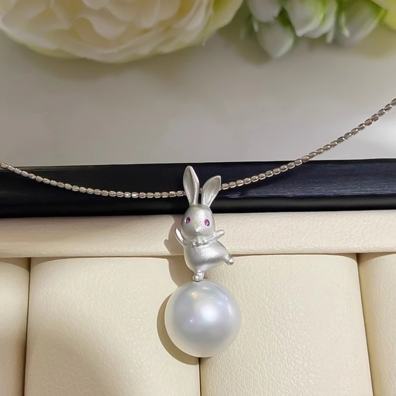 S925银可爱兔子淡水珍珠8-9mm项链吊坠