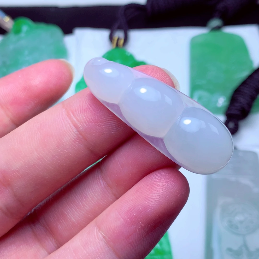 翡翠未镶嵌颈饰天然A货翡翠