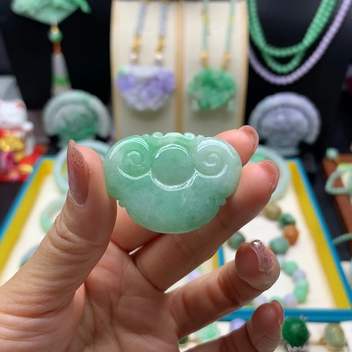 翡翠未镶嵌颈饰翡翠如意