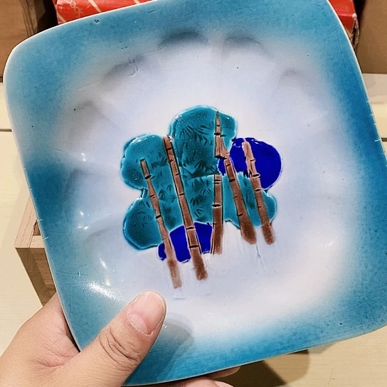 紫砂聚鑫中古茶具瓷器如图所示