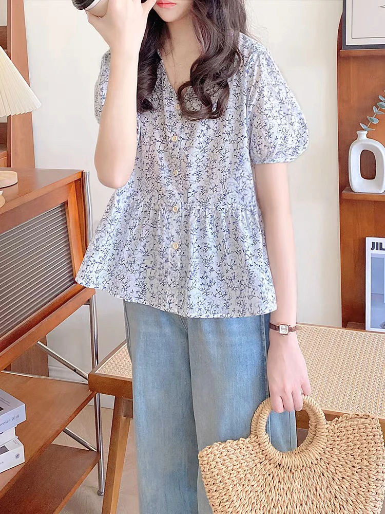 短袖衬衫女2025年夏季新款法式v领泡泡袖小个子碎花娃娃衫上衣棉