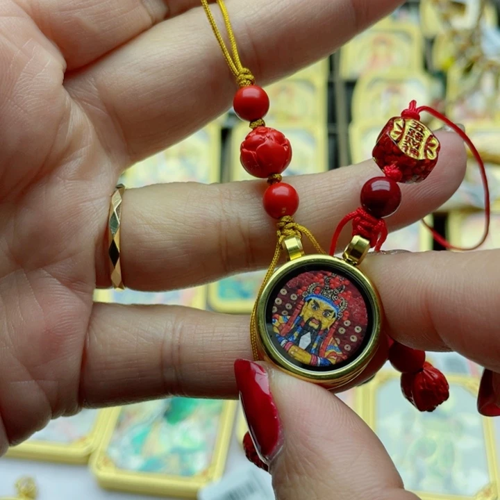 吊坠唐卡他饿了就可以吃