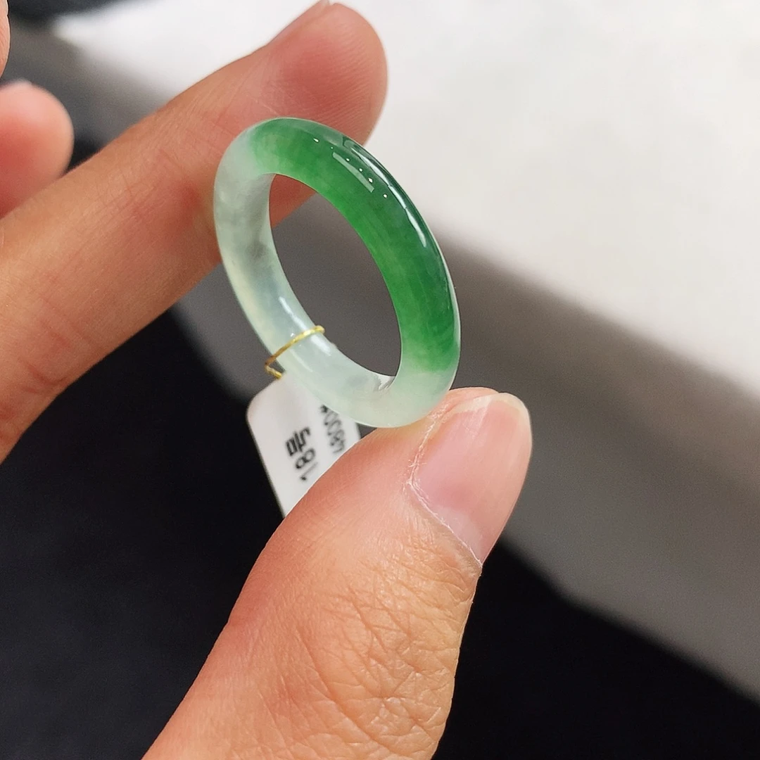 翡翠未镶嵌戒指18号