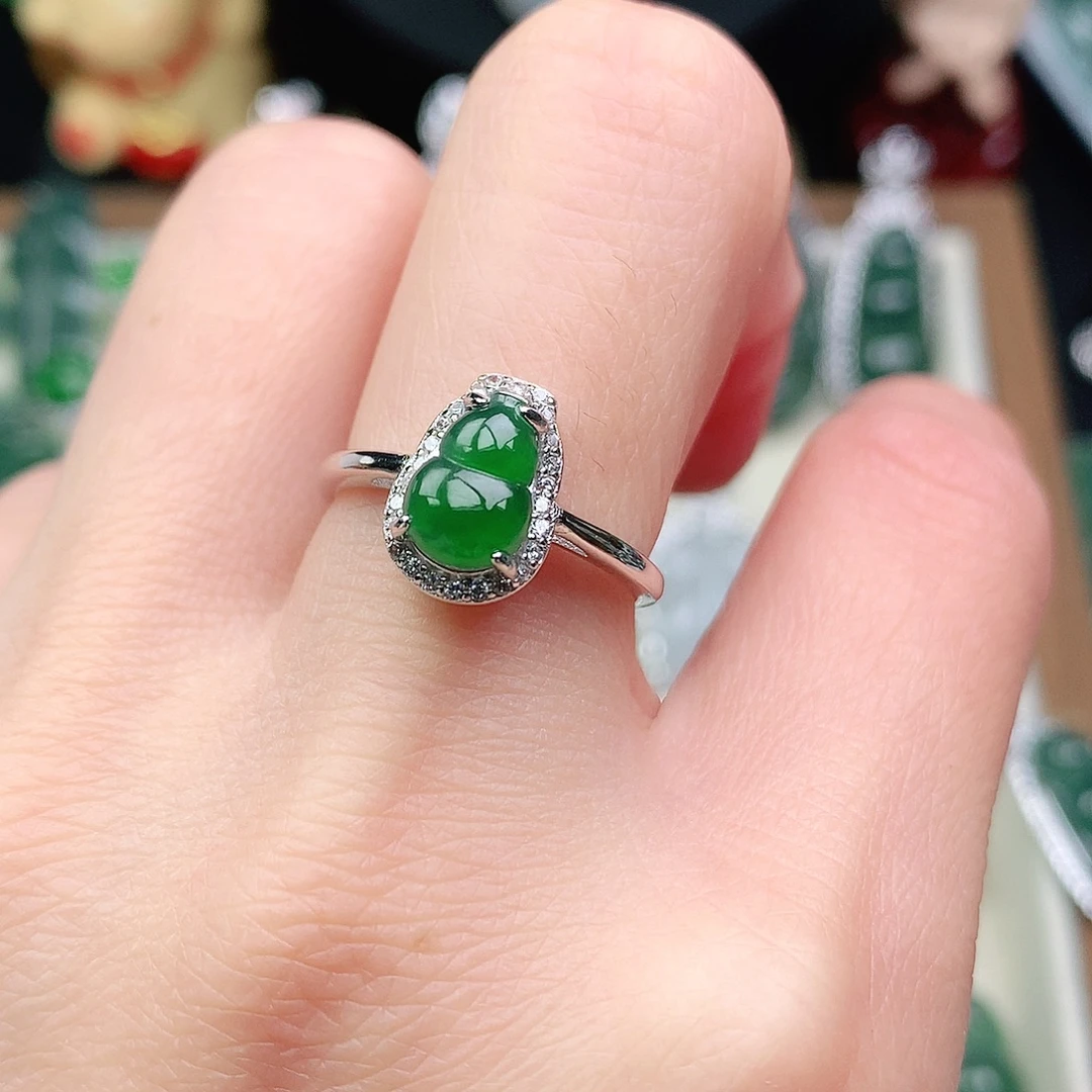 翡翠未镶嵌颈饰吊坠