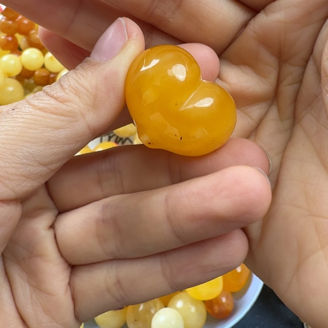 琥珀未镶嵌珠宝奇石