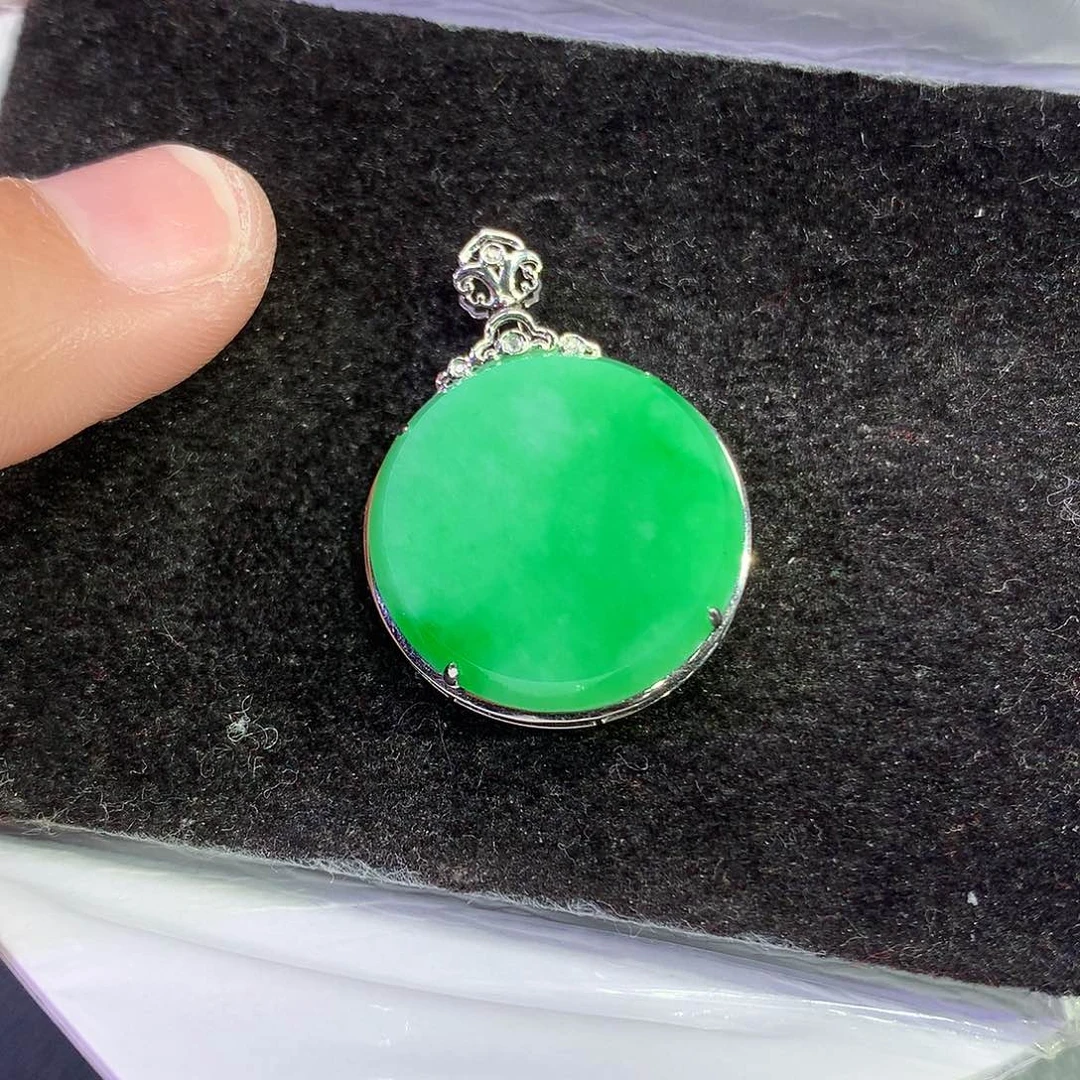 翡翠吊坠(赠链)18K金镶嵌