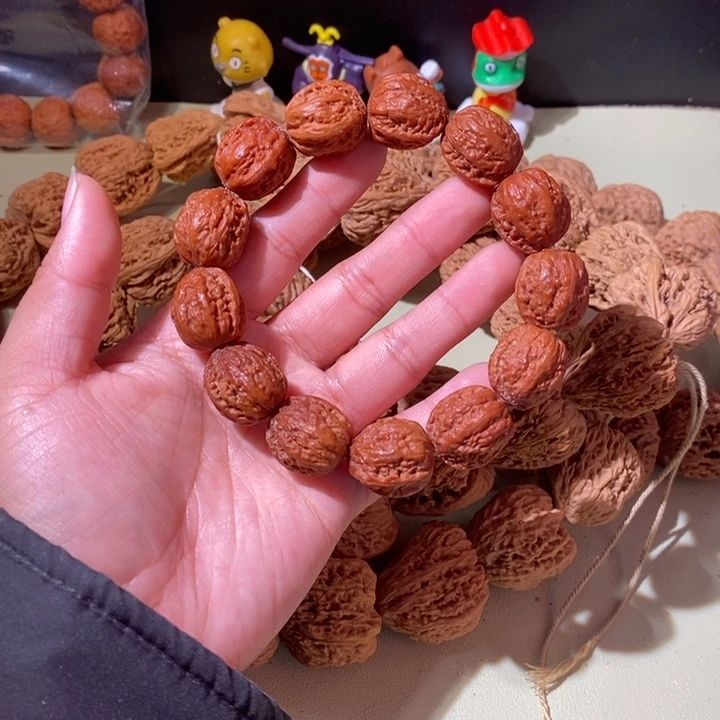 文玩核桃手串……33