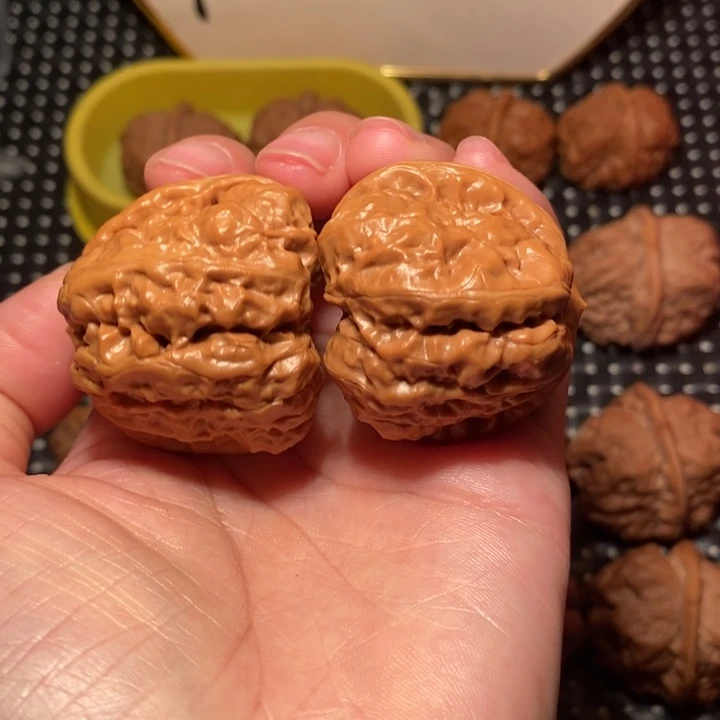 文玩核桃把件深开大腿