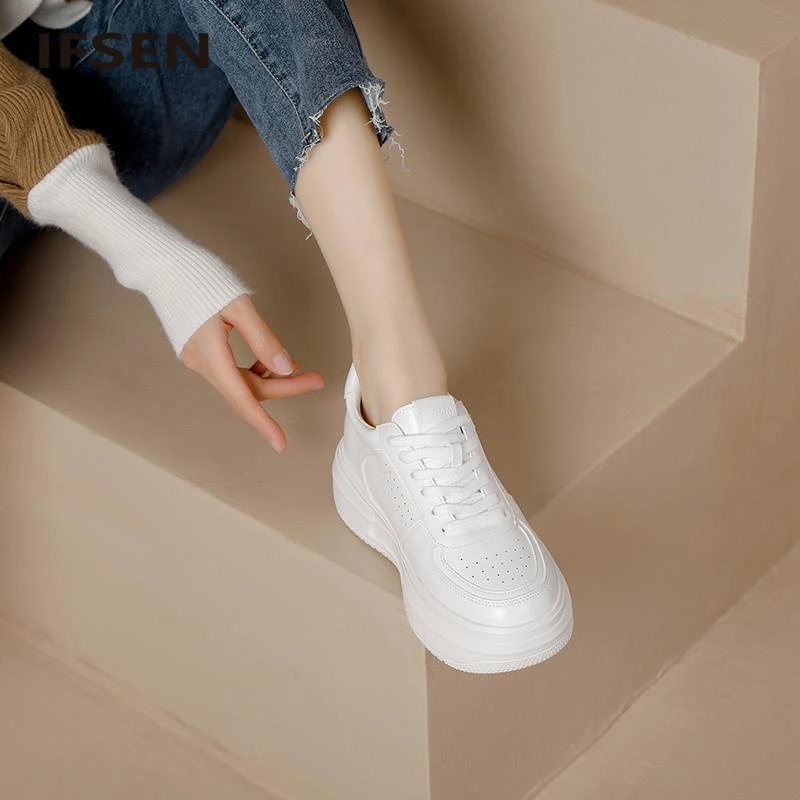 IFSEN内增高小白鞋女2025爆款板鞋厚底透气旅游鞋穿裙子百搭女鞋