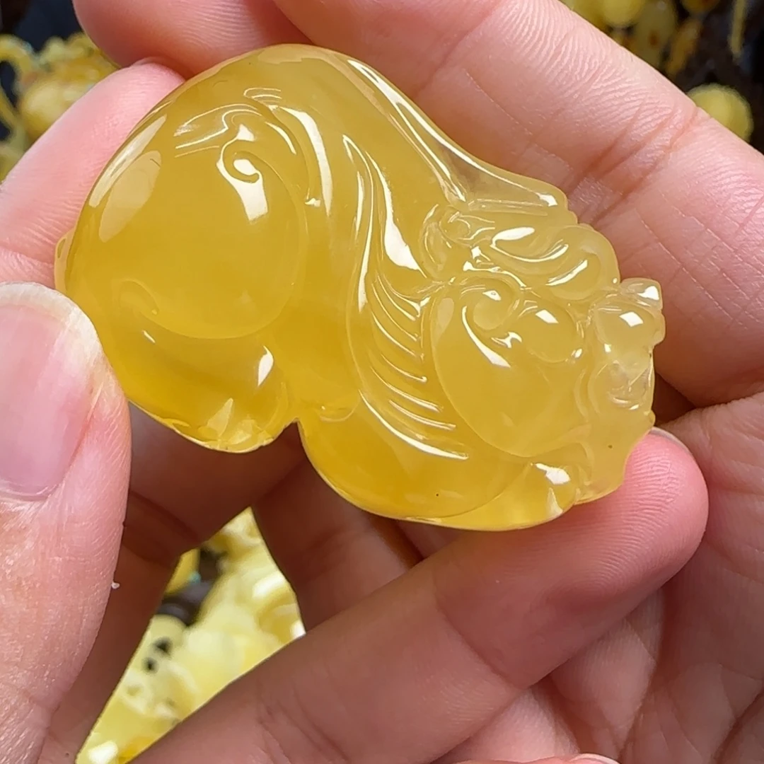 蜜蜡未镶嵌珠宝奇石