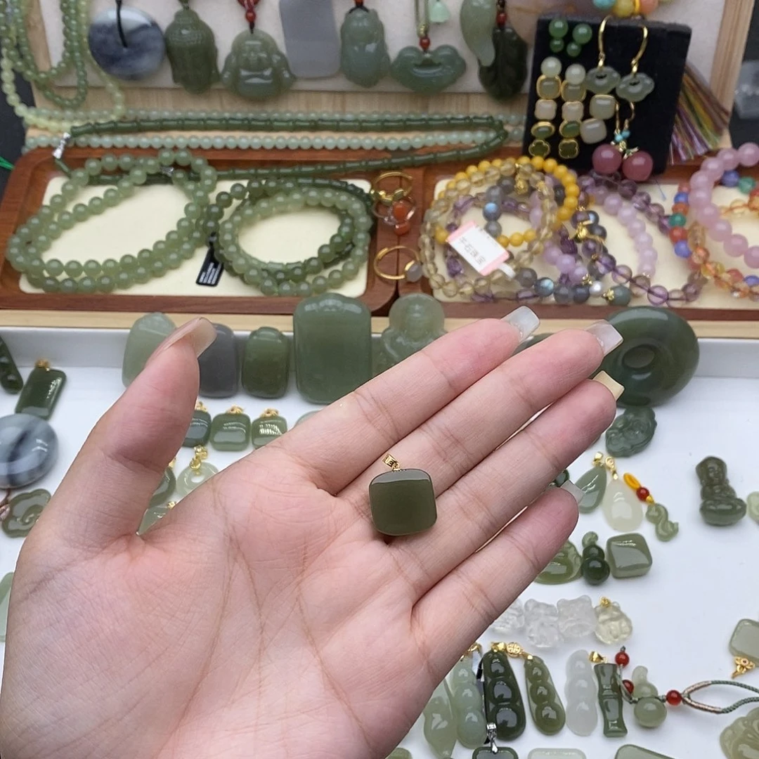 和田玉18K金镶嵌吊坠(不含链)