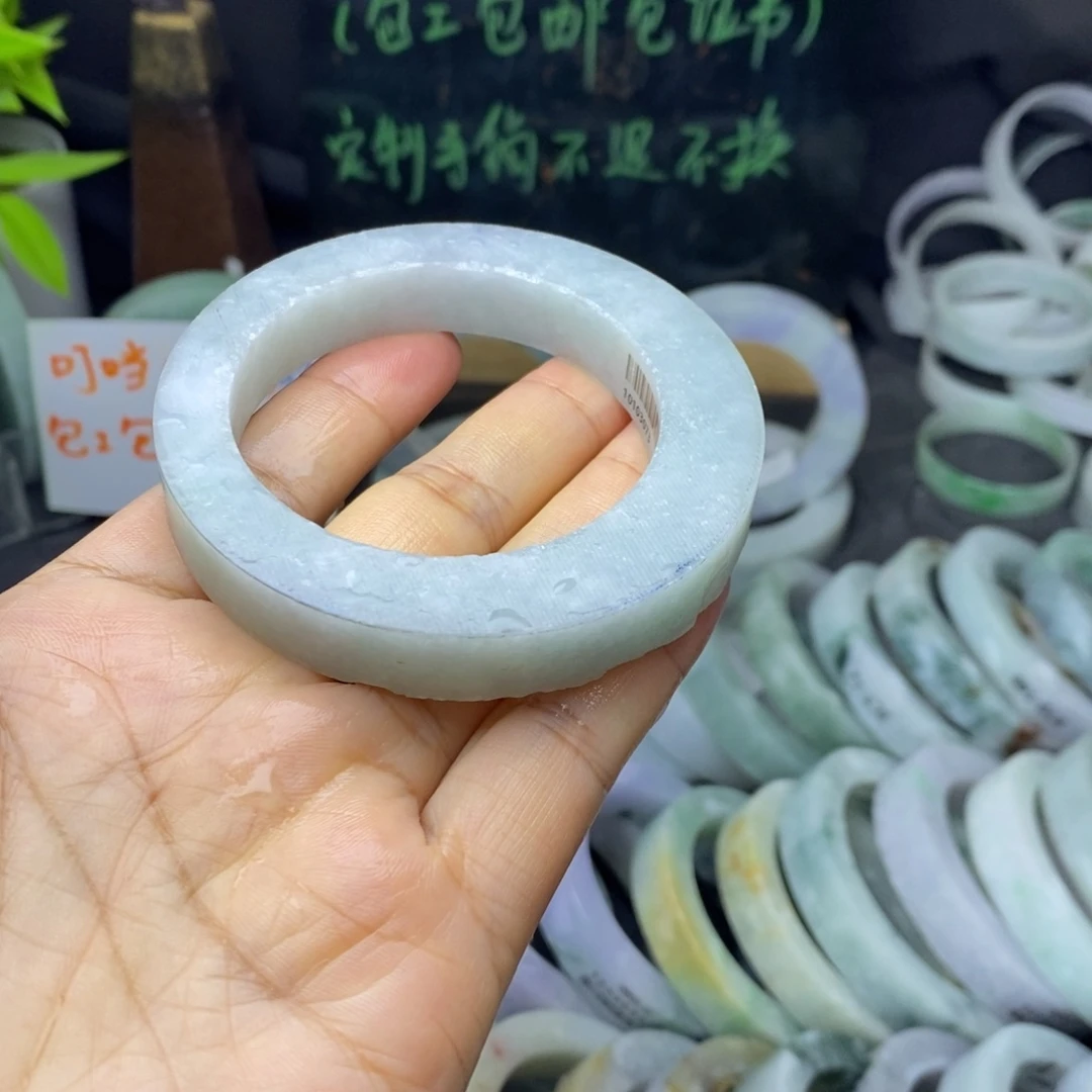 定制翡翠未镶嵌手镯