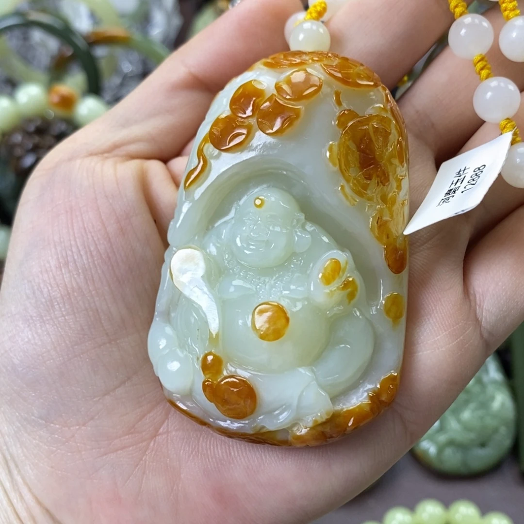 透闪石质玉未镶嵌挂件天****)