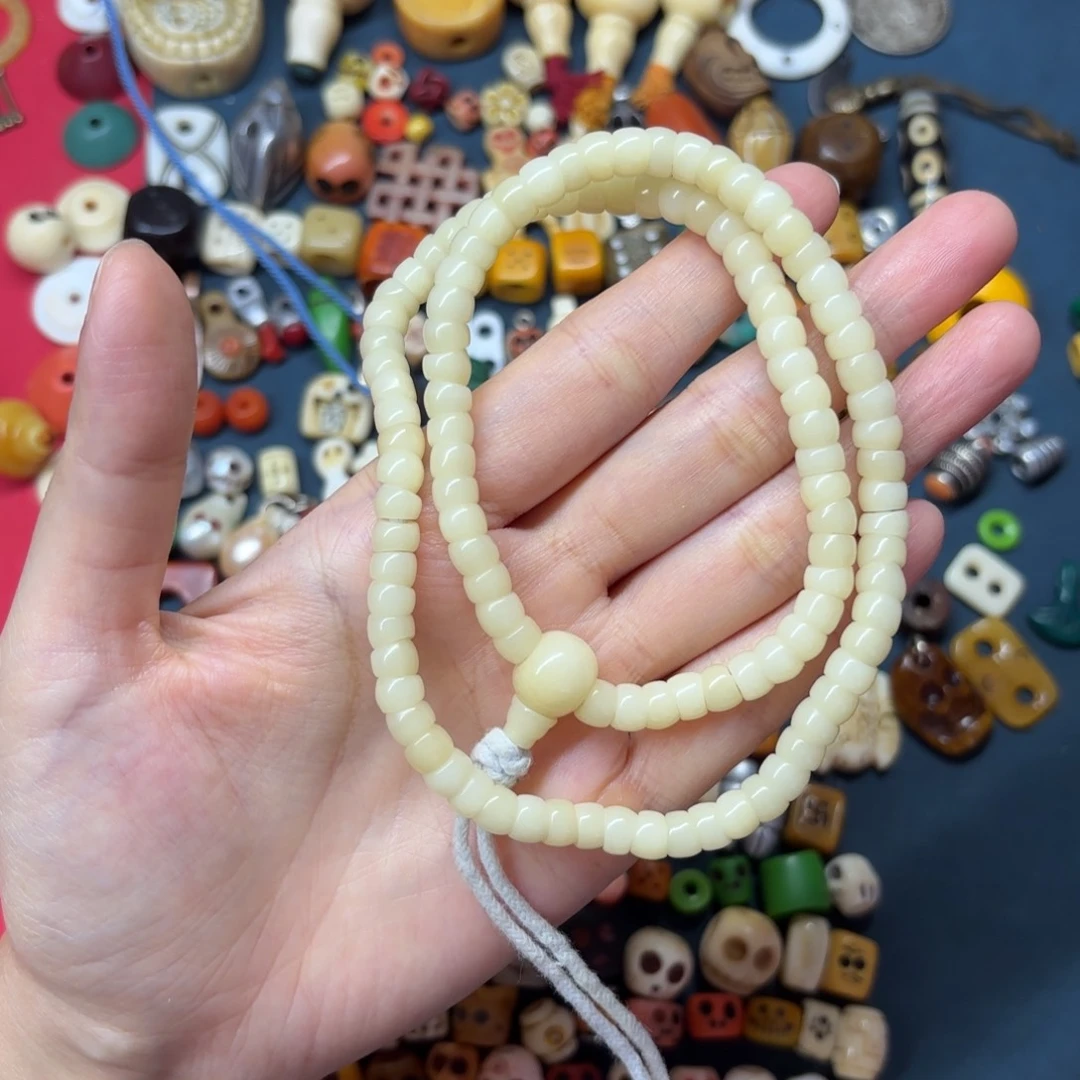 配饰在这块小块土地边