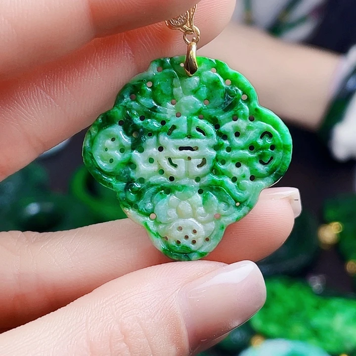 翡翠银S925镶嵌颈饰多样性